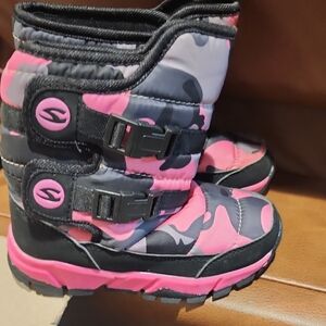 Kids Pink and Black Camouflage Boots
